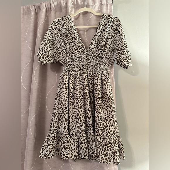 Dresses & Skirts - NWOT Leopard Print Mini Dress